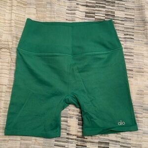 Alo yoga biker shorts size small